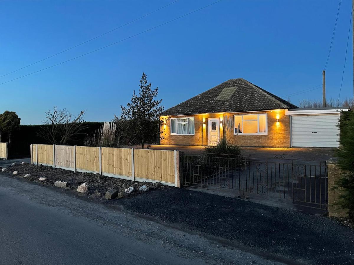 2 Bedroom Detached Bungalow With Hot Tub And Secure Garden And Parking - Pet Friendly On 7 Acres Of Land Boston Exterior foto